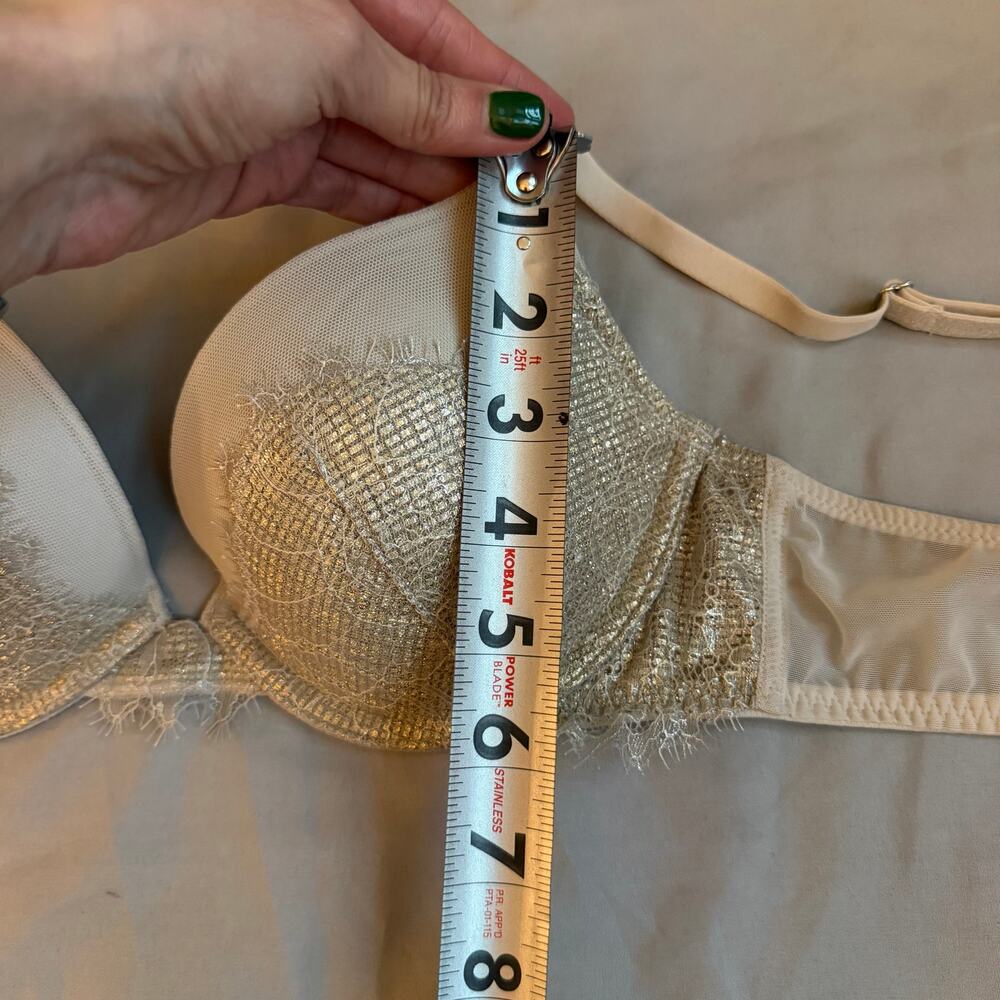 Victoria's Secret Cream/Gold Lace Dream Angels Push Up Bra- 32C - Picture 9 of 9